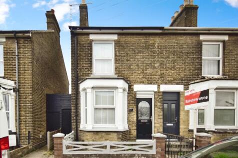 3 bedroom end of terrace house for sale