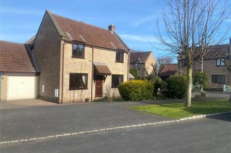 3 bedroom link detached house for sale