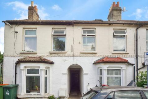 6 bedroom end of terrace house for sale