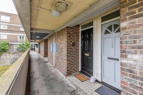 3 bedroom flat for sale