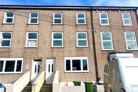4 bedroom end of terrace house for sale