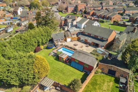 7 bedroom detached house for sale