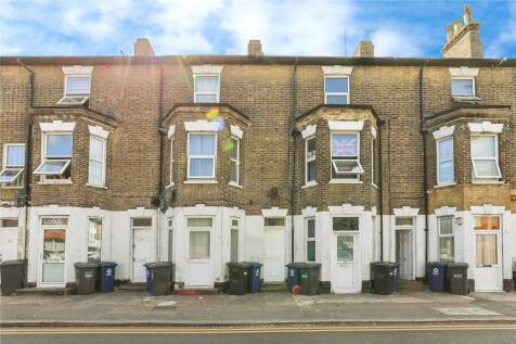 6 bedroom terraced house for sale