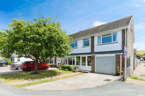 5 bedroom end of terrace house for sale