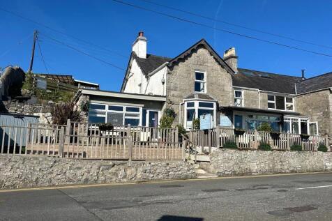 9 bedroom semi-detached house for sale