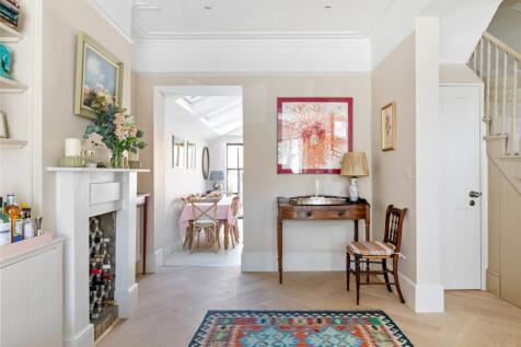 4 bedroom terraced house for sale
