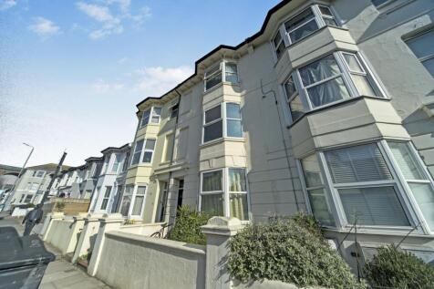 5 bedroom terraced house for sale
