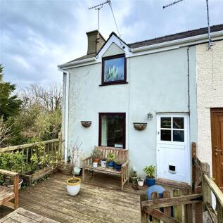 2 bedroom semi-detached house for sale