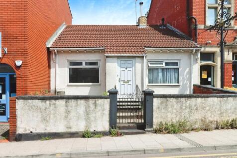 2 bedroom bungalow for sale