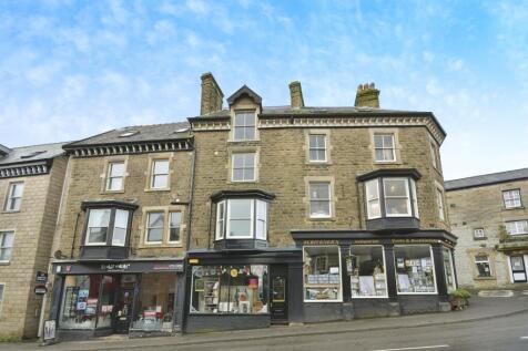 4 bedroom flat for sale