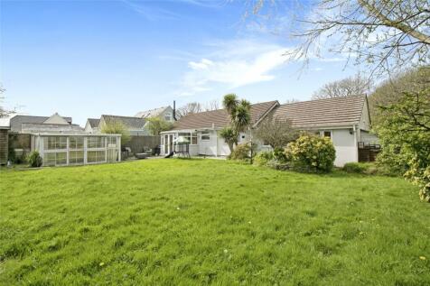 6 bedroom bungalow for sale