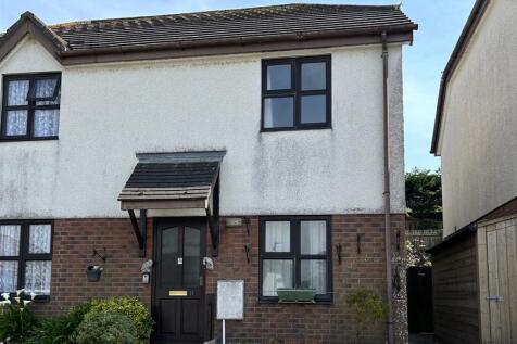 2 bedroom semi-detached house for sale