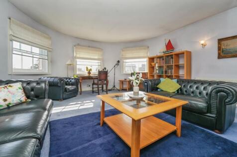3 bedroom flat for sale