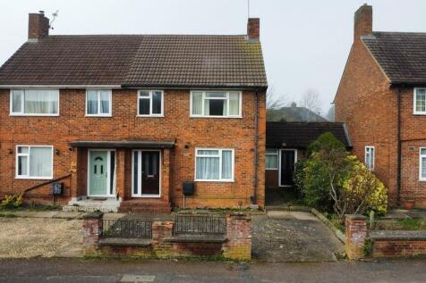 Rudbeck Avenue, Melton Mowbray 3 bed semi