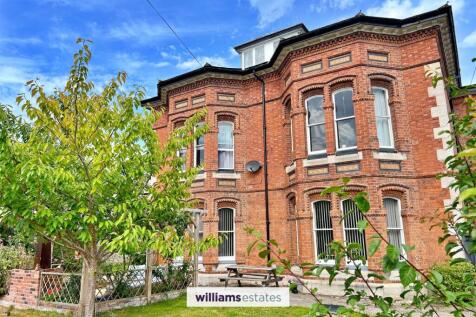 6 bedroom detached house for sale