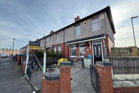 3 bedroom terraced house for sale