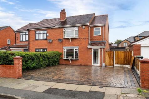 Cornwall Avenue, Bolton, Lancashire, BL5 3 bed semi