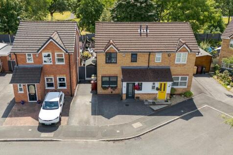 Paisley Park, Farnworth, Bolton... 3 bed semi