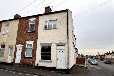 4 bedroom end of terrace house for sale