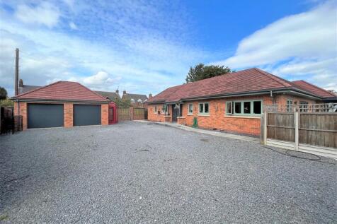 Colliery Lane, Swadlincote DE12 4 bed detached bungalow for sale