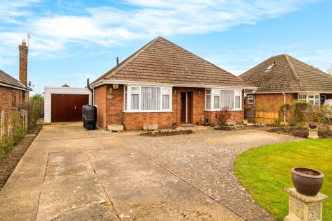 3 bedroom detached bungalow for sale