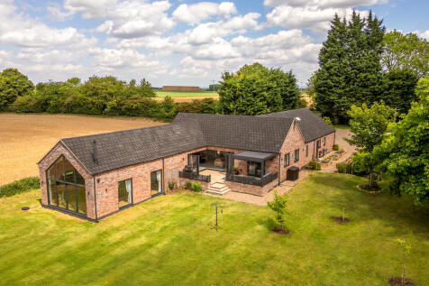 4 bedroom detached bungalow for sale