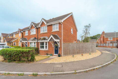Rimbury Way, Christchurch BH23 3 bed semi