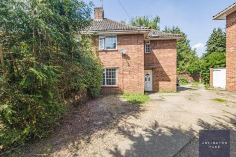 4 bedroom end of terrace house for sale
