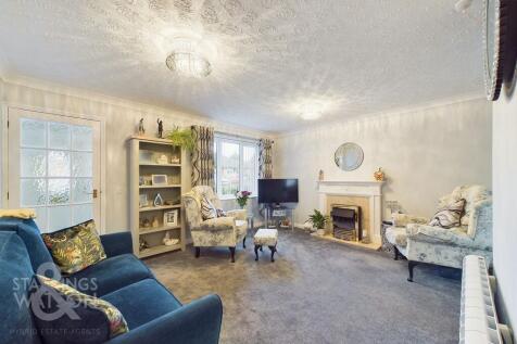2 bedroom semi-detached bungalow for sale