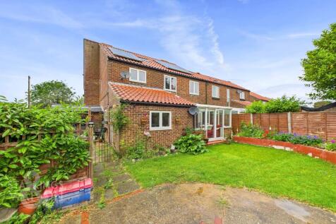 Muriel Kenny Court, Hethersett, Norwich 2 bed semi