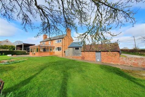 Hyde Ash, Leominster, Herefordshire... 2 bed detached house for sale