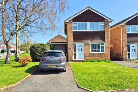 Westgate, Leominster, Herefordshire... 3 bed detached house for sale