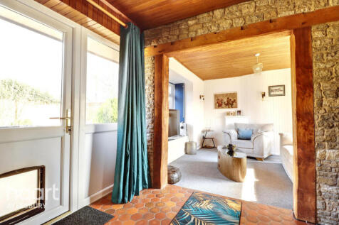 4 bedroom bungalow for sale