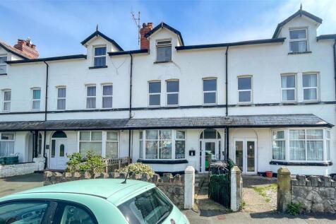 Albert Road, Old Colwyn, Colwyn Bay... 2 bed apartment for sale