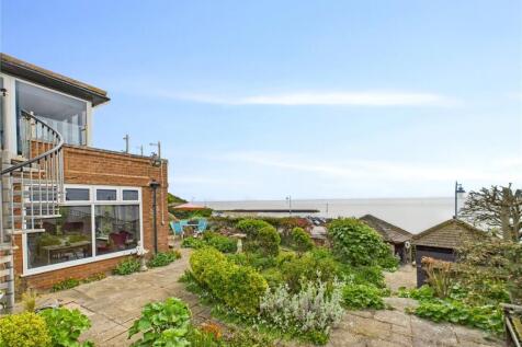 Brook Lane, Felixstowe, Suffolk, IP11 5 bed detached house for sale