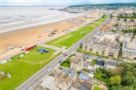Clifton Road, Somerset BS23 3 bed apartment for sale