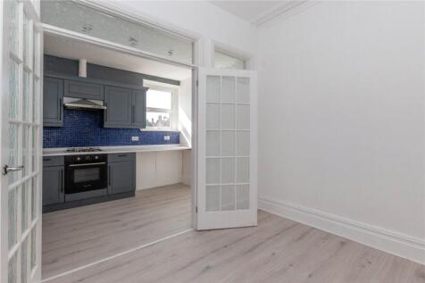 Clifton Road, Somerset BS23 3 bed apartment for sale