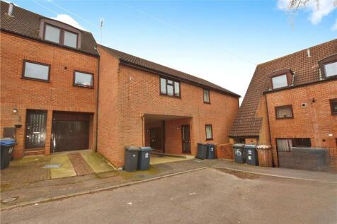 2 bedroom maisonette for sale