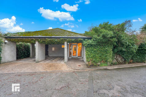 Cranmer Court, Ely Road 4 bed detached bungalow for sale