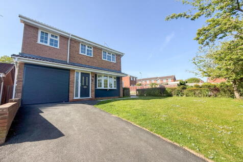 4 bedroom detached house for sale