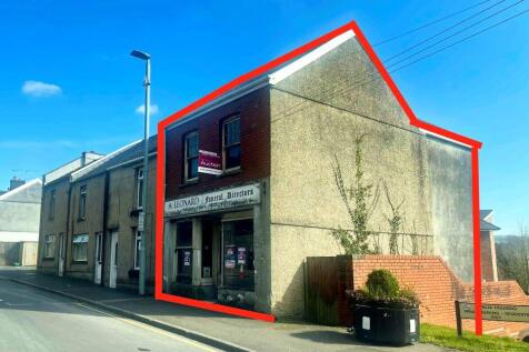 High Street, Swansea SA6 3 bed flat for sale