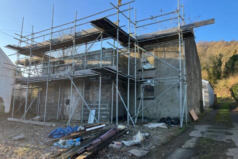New Road, Swansea SA8 6 bed detached house for sale