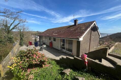 Stoneway Road, Carmarthen SA33 4 bed detached bungalow for sale
