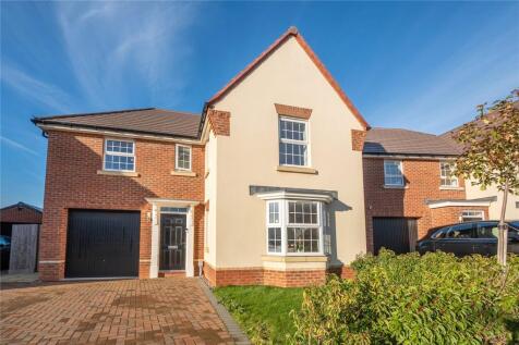 Cranwell Crescent, Eaton Leys MK17 4 bed detached house for sale