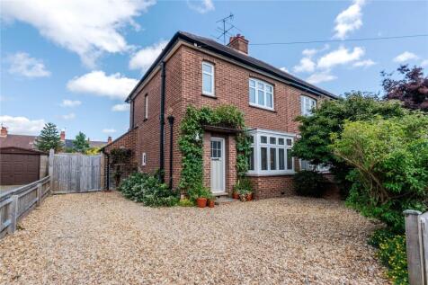 Clifford Avenue, Bletchley MK2 3 bed semi