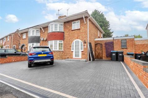 St Johns Road, Milton Keynes MK3 3 bed semi