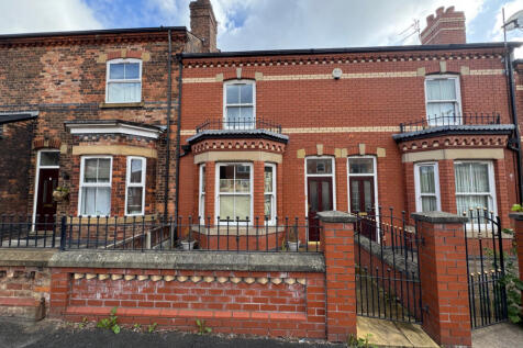 Terraced house for sale