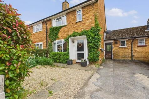 2 bedroom semi-detached house for sale