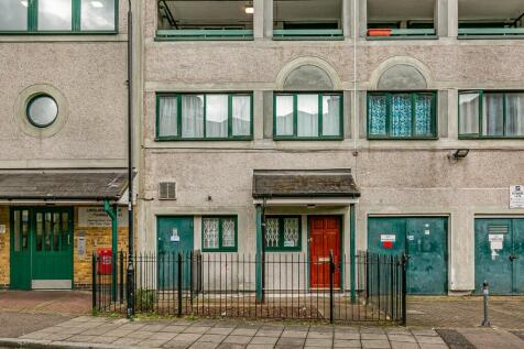 2 bedroom ground floor flat for sale