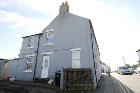 4 bedroom end of terrace house for sale